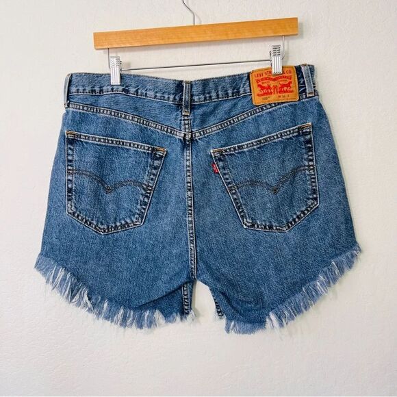 Levi's Raw Hem Cut Offs Denim Daisy Dukes 36 / XL - Picture 9 of 16